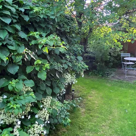 2 Bedroom Awesome In Hébergement de vacances